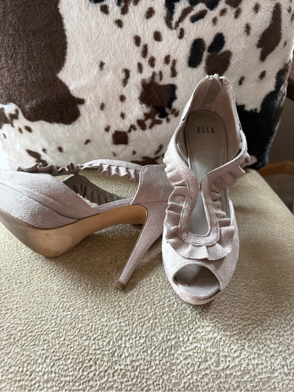 Elle Blush Ruffle Peep-Toe Heels - Picture 3 of 3